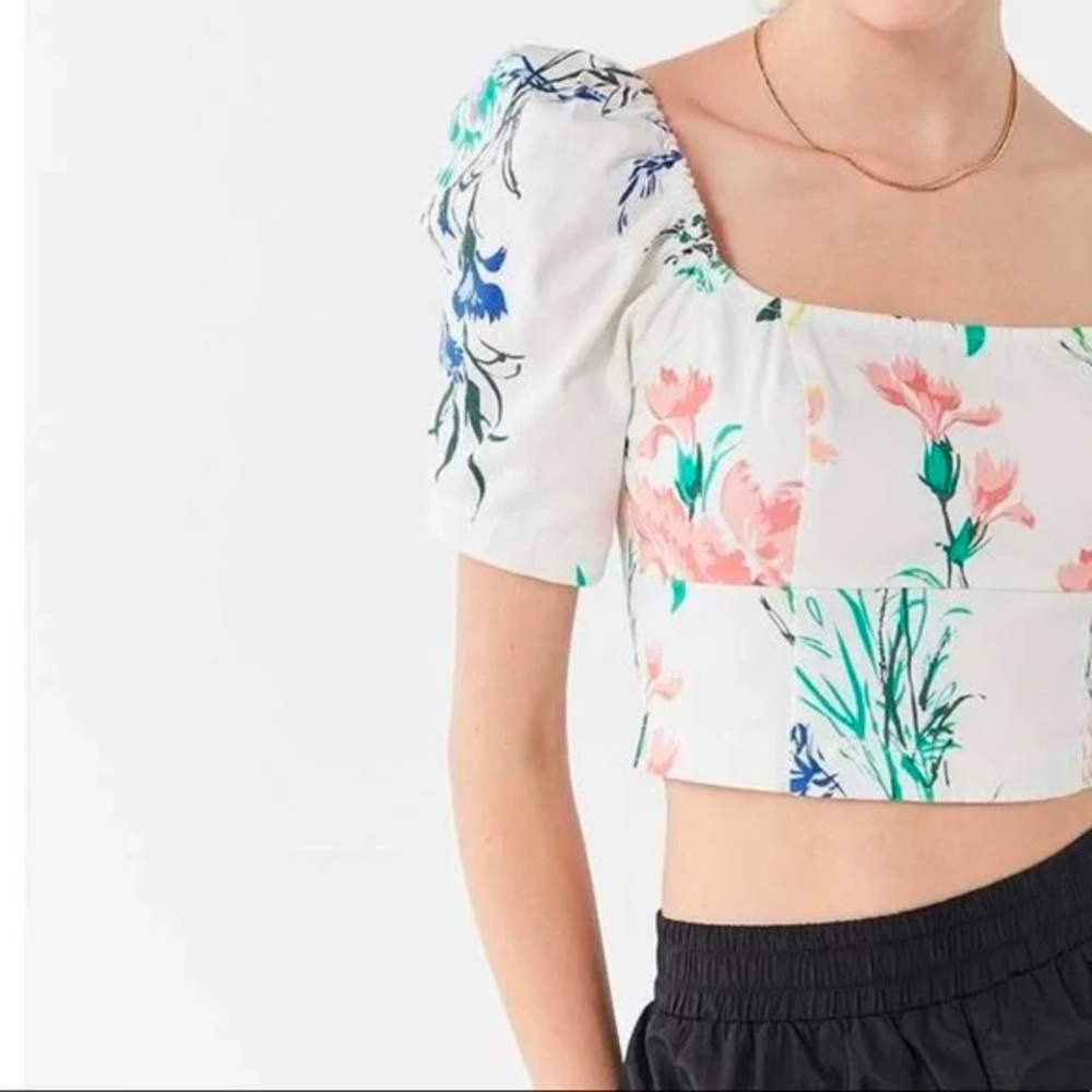 Urban outfitters floral puff sleeve crop top
